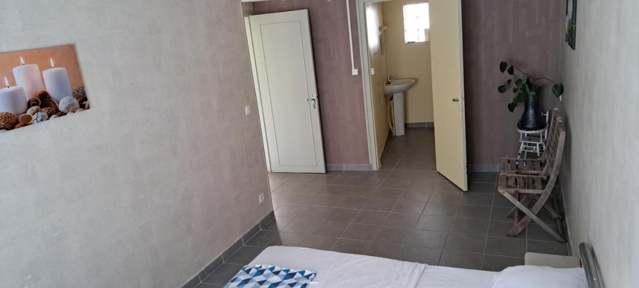 Super Appartement เลอ ซูเตอร์เรน ภายนอก รูปภาพ